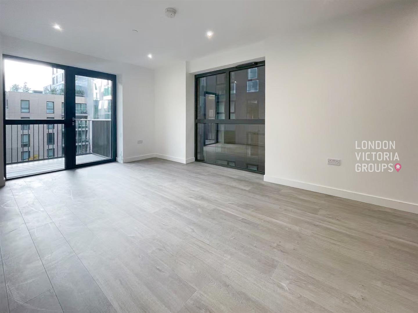 1 bed property in Damsel Grove, London